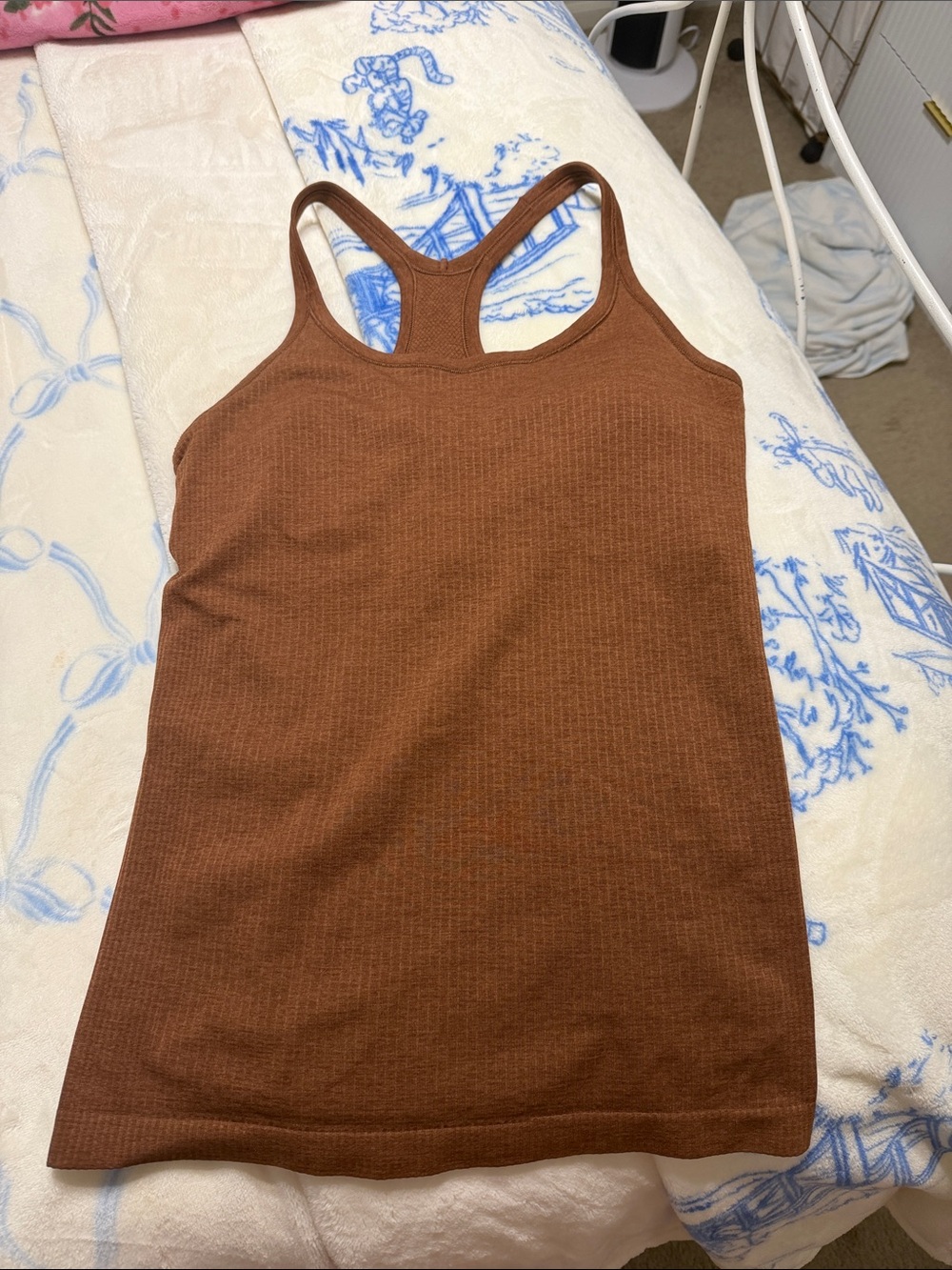 Lululemon ebb street tank size 8 great condition